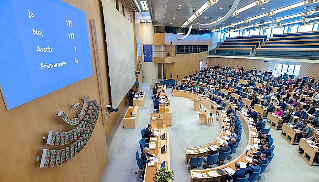 Riksdagen öppnar för uranbrytning och fler kärnkraftslägen