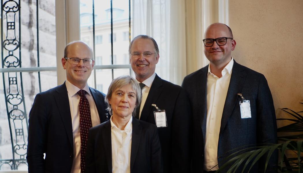 Från vänster i bild: Erik Thornström från Energiföretagen, Lotta Bångens från Energieffektiviseringsföretagen, Anders Borg fd. finansminister och Geir Thomas Fossum från Beijer Byggmaterial.