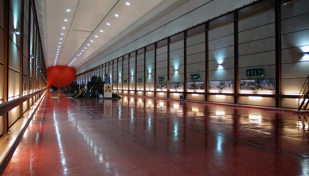 Turbinhallen i Sima vattenkraftverk inne i berget. Detta är Norges näst största kraftverk med installerad effekt, som är 1120 megawatt. Den genomsnittliga årsproduktionen är 2729 gigawattimmar. Foto: Wikipedia Common Lic. Kredit: Thomas Andersen