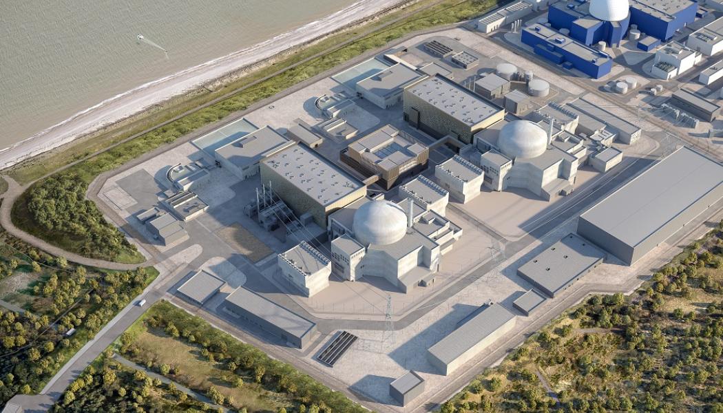 Sizewell C i mitten av bilden med det befintliga Sizewell B uppe till höger. Illustration: Brittiska regeringen 