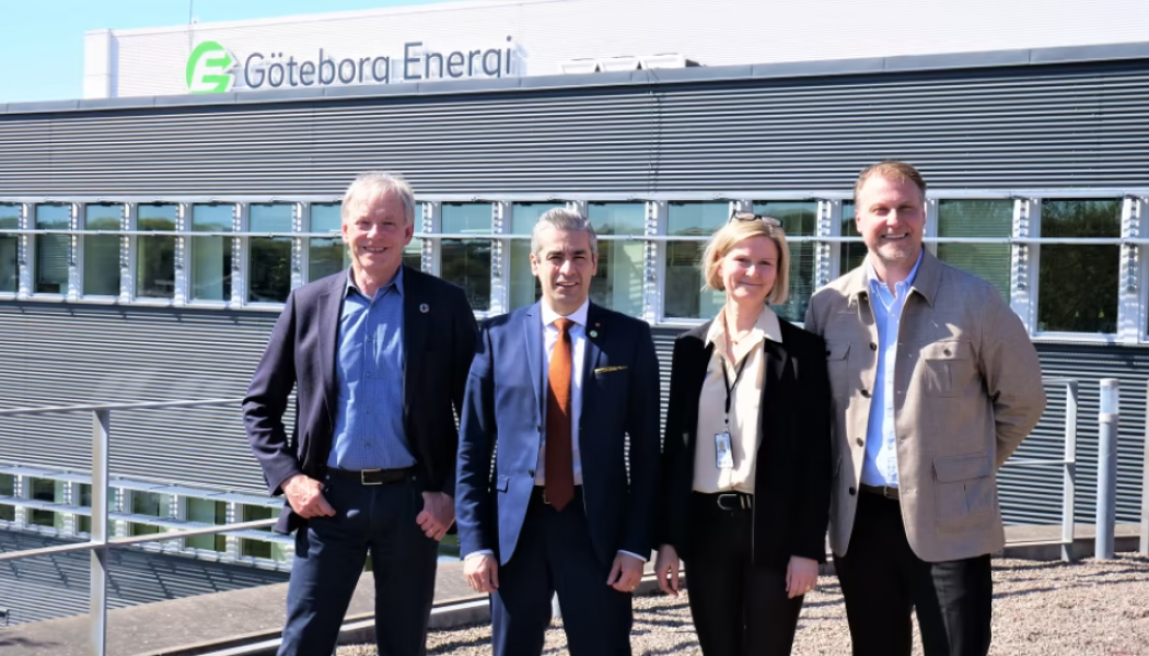 Energi- och digitaliseringsminsiter Khashayar Farmanbar besökte Rya kraftvärmeverk. Vid mötet deltog Alf Engqvist, VD Göteborg Energi, Anna Svernlöv, verksamhetsområdeschef och Lars Edström, VD för Göteborg Energi Nät.