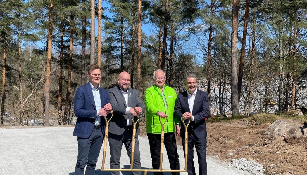 Arvid Lilljeqvist CEO Ingrid Capacity, Magnus Gärdebring kommunstyrelsens ordf. Karlshamns kommun, Stefan Karlsson VD Karlshamn Energi, Ibrahim Baylan Styrelseledamot Ingrid Capacity. Foto:  Ingrid Capacity