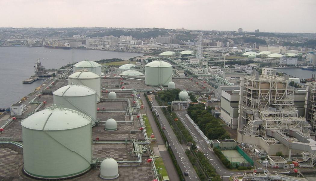 Återgasningsanläggning i Japan. Foto: Wikimedia Commons