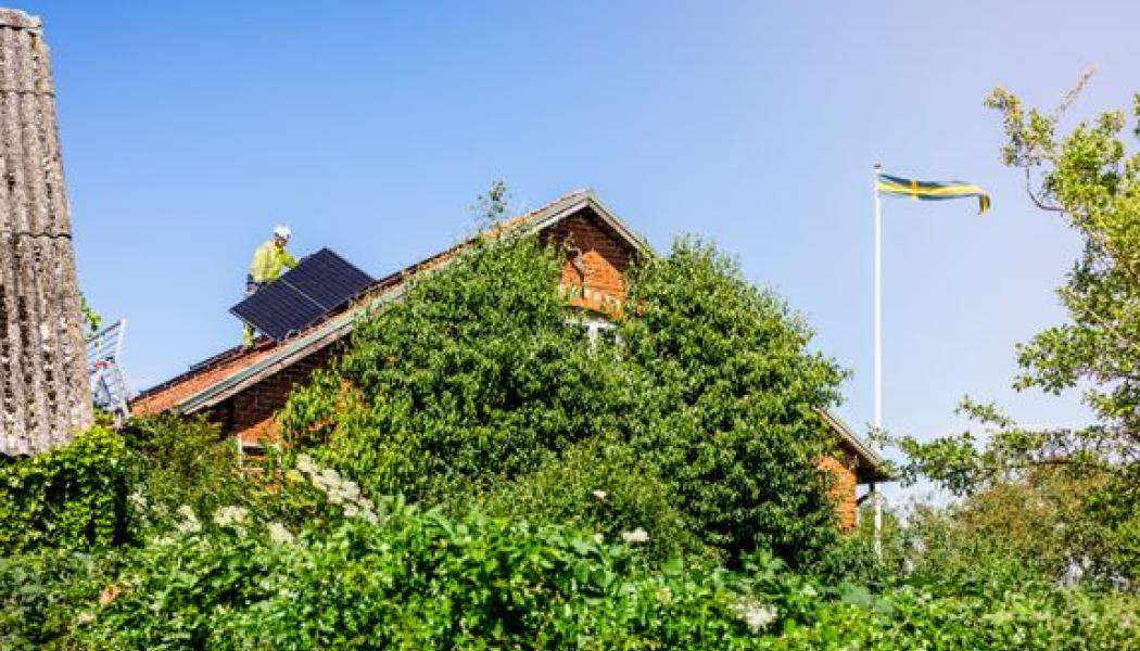 Utbyggnadstakten av solel slår alla förväntningar. I maj var den anslutna effekten i E.ONs elnät 775 Megawatt - en medelstor svensk stad har ett effektbehov på cirka 50 Megawatt. Foto: E.ON
