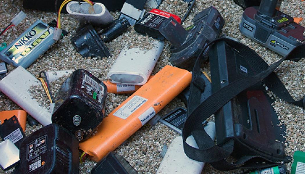 Många offentliga platser saknar nödvändig brandskyddsutrustning för litiumjonbatterier, vilket ökar risken för olyckor och skador. Foto: Cebon Group