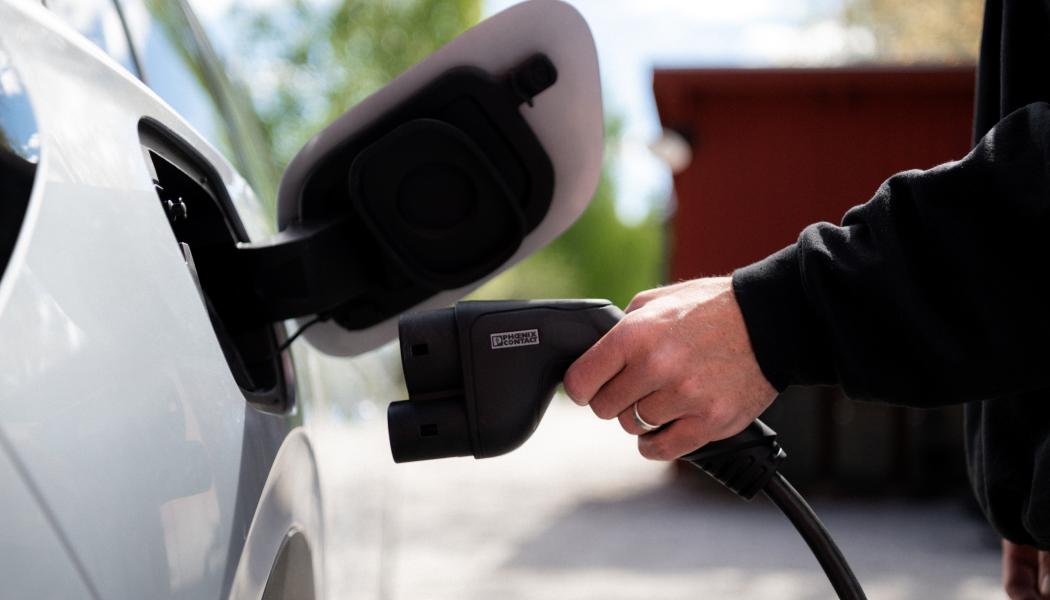 Volkswagen i pilot – 200 hushåll testar dubbelriktad laddning