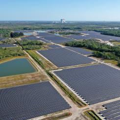 Solcellsanläggning i Florida vid Kennedy Space Center. (NASA)