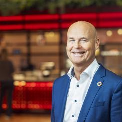 "Malmö är vår hemmaarena, så det är självklart att E.ON ska vara en aktiv partner i utvecklingen av stadens framtida energisystem," säger E.ON Sveriges vd, Johan Mörnstam.
Foto: Christian Andersson, Apelöga