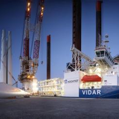 Tyska fartyget Vidar för installation av vindkraftverk. Bild: Energibolaget EnBW