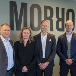 Från vänster: Lars Christian Bacher, VD för Morrow, Stina Torjesen, hållbarhetschef på Morrow, Christian Lian, COO på Stena Recycling Norge, och Marcus Martinsson, produktområdeschef för batterier på Stena Recycling Group.