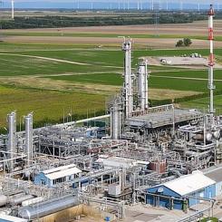 Symbolbild: Anläggning för bearbetning för naturgas. Foto: Wikipedia Common, kredit:C.Stadler/Bwag