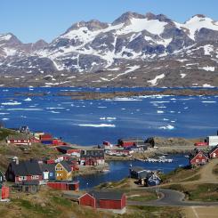 Byn Tasiilaq i Grönland. Foto: Creative Commons lic. Kredit: Barnit