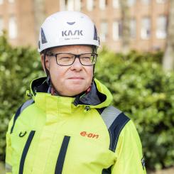 "Moderna elnät är nödvändiga för att klimatanpassa industrin och säkra dess internationella konkurrenskraft. Ett stabilt elnät är nödvändigt för att hantera den ökade användningen av elbilar och integreringen av solpaneler och andra förnybara energikällor i privata bostäder," säger Peter Hjalmar, regionchef på E.ON. Foto: Christian Andersson, Apelöga