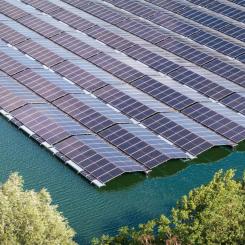 Det flytande solcellsprojektet Skûlenboarch i Friesland ska omfatta cirka 35 hektar vattenyta. FOTO: BayWa r.e.