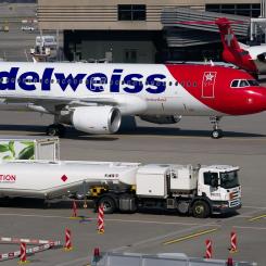 Flyget är på väg mot renare framtid, men utvecklingen går långsamt. Flygtrafikens utsläpp väntas öka de kommande åren, eftersom mängden förnybart bränsle som finns tillgängligt växer långsammare än flygtrafiken. 
 Foto: Creative Commons Lic, kredit: b1-foto