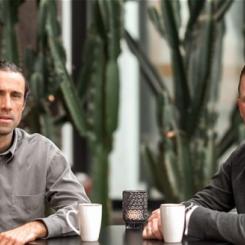 Bild av Emaldo, CheckWatts VD Dan-Eric Archer till vänster och Emaldos VD Steffen Bjerregaard till höger. Pressbild: Emaldo