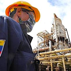 Ett oljeraffinaderi i Venezuela. Foto: (MPPCI) Creative Commons Lic.