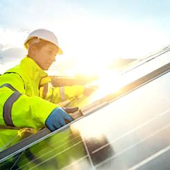 Genom att etablera European Solar Academy tar EIT InnoEnergy ett betydande steg för att stärka Europas position inom solenergi och säkerställa att arbetskraften är väl förberedd för framtidens utmaningar inom förnybar energi. Foto: EIT InnoEnergy