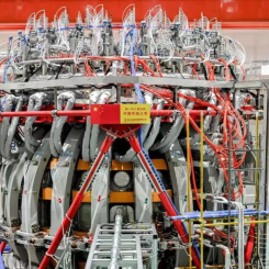 Kinas fusionsreaktor når en inneslutning på en miljon ampere. Foto: Center of Fusion Science