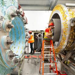 LM26, eller Lawson Machine 26, började användas under 2025 och beskrivs av General Fusion som den första demonstrationsanläggningen för magnetiserad målfusion (MTF) i kommersiellt relevant skala. Foto: General Fusion