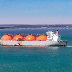 LNG-tankfartyg på väg. Foto: Creative Commons Lic. kredit: Gaz_Chapp