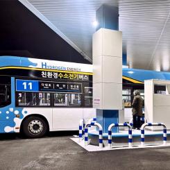 Sydkoreansk vätgasdriven storstadsbuss från företaget Nikkiso Clean Energy & Industrial Gases Group, Foto: Nikkiso