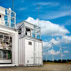Green Hydrogen Systems, en ledande leverantör av effektiva trycksatta alkaliska elektrolysörer för vätgasproduktion på plats med förnybar el, har idag tecknat ett leveransavtal med Wenger Engineering för leverans av elektrolysörenheter till ett vätgasproduktionsprojekt i Tyskland. Efter detta avtal kommer parterna att ingå ett obligatoriskt serviceavtal. Foto: Green Hydrogen Systems
