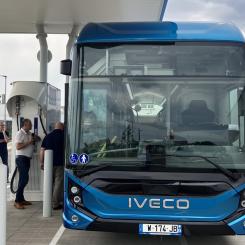 Cannes Lérins satsning på vätgas är en del av en större omställning mot renare transporter. Med sin nollutsläppsflotta är kommunen redan en föregångare inom hållbar mobilitet. Foto: IVECO