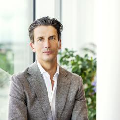 "Elmarknadsutredningen bekräftar flera av de värden E.ON länge har drivit – bland annat vikten av marknadsprinciper, elnätens avgörande roll i omställningen och behovet av tydlig ansvarsfördelning. Men det är avgörande att vi samtidigt hittar lösningar på södra Sveriges akuta effektutmaning," säger Joakim Cejie, chef Public Affairs på E.ON.
Foto: Christian Andersson, Apelöga