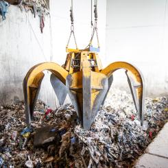 Bild från avfallspannan där restavfall förbränns för att värma upp fjärrvärmenätet. Foto: Hässleholm Miljö