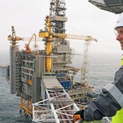 Kjetil Hove, verkställande direktör för utveckling och produktion i Norge, under ett besök på Johan Sverdrup-fältet i Nordsjön. Foto: Arne Reidar Mortensen / © Equinor.