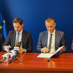 Det nya SMR-avtalet reglerar hur kommunen och OSGE ska samarbeta under projektets olika faser. Parterna ska bland annat samordna information till allmänheten, utbildningsinsatser och dialog med invånarna. Foto: OSGE