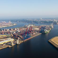 Hamburgs Container Terminal, i Tysklands största hamn. Foto: Wikipedia Common Lic. kredit: Thomas Fries, Licens: cc-by-sa-3.0 de