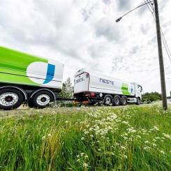 Tester av det producerade paraffinbaserade elektriska bränslet visade lägre utsläpp jämfört med fossila bränslen. Foto: NESTE