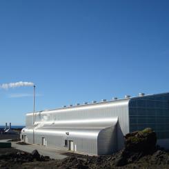 Reykjanes geotermiska kraftverk av HS Orka, Island. Magma Energy Sweden AB, ett helägt dotterbolag till det Kanadabaserade geotermiska energiföretaget Magma Energy Corp., förvärvar de återstående 14,32 procenten av HS Orka hf från Geysir Green Energy ehf (GGE) och äger nu 98,53 procent av HS Orka. Foto: Kredit: Alexander Richter. flickr/ThinkGeoEnergy, creative commons Lic.