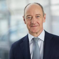 Siemens VD Roland Busch uttryckte vid årets bokslut en övergripande tillfredsställelse över framstegen i omställningen mot en mer digitaliserad koncern. Foto: Wikipedia Common, kredit: Flickr. Siemens Portugal