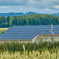 En hel del experter hävdar att Solel inte alltid är den billigaste lösningen i ett helt elsystem, där även kostnader för lagring, reservkraft och elnät påverkar den totala systemkostnaden. Foto: Creative Commons Lic. Kredit: Roy Buri