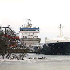 Ryska skuggflottans tankfartyg Fitburg, beslagtaget av finska kustbevakningen i januari 2026.  Fitburg greps i Kantviks hamn efter att ha skadat en internationell undervattenskabel. Foto: Wikipedia Common Lic. Kredit: MKFI