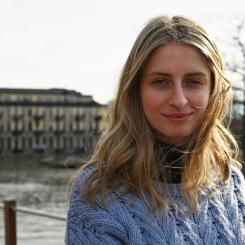 "Det känns bra att vara här och som rätt bransch för mig", säger Merissa Bajrektarevic som gör sju veckor praktik på Energikontoret i Mälardalen. Foto: Energikontoret i Mälardalen