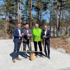 Arvid Lilljeqvist CEO Ingrid Capacity, Magnus Gärdebring kommunstyrelsens ordf. Karlshamns kommun, Stefan Karlsson VD Karlshamn Energi, Ibrahim Baylan Styrelseledamot Ingrid Capacity. Foto:  Ingrid Capacity