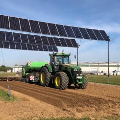 Tysk test av så kallad agrivoltaik. Foto: Fraunhofer-Institut.