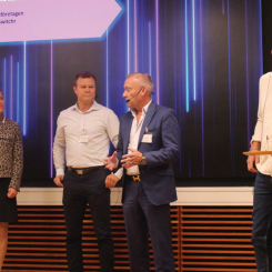 Paneldebatt om framtidens energikällor i Teknikföretagens regi. Fr.v. Miriam Munnich Vass, Teknikföretagen, Gaute Dominic Magnussen, Switchr, Olof Lindberg, Blykalla (LeadCold) samt John Ahlberg, Kärnfull Next. Foto: Simon Matthis