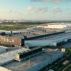 Tesla Gigafactory i kinesiska staden Shanghai. Foto: Wikipedia Common kredit: China News Service