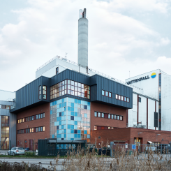 Vattenfall kommer att leverera 100 GWh värme till Oxelösund och den ska huvudsakligen produceras i kraftvärmeverket Idbäcken i Nyköping. Foto: Vattenfall.