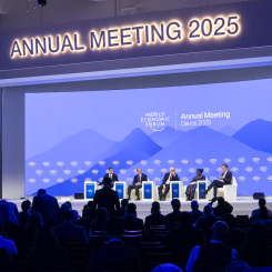På World Economic Forum presenterar Donald Trump USA:s nya energi- och miljöpolitik. Foto: WEF